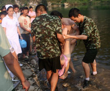 各色广州代妈轻生现场 被救后的尴尬场面曝光